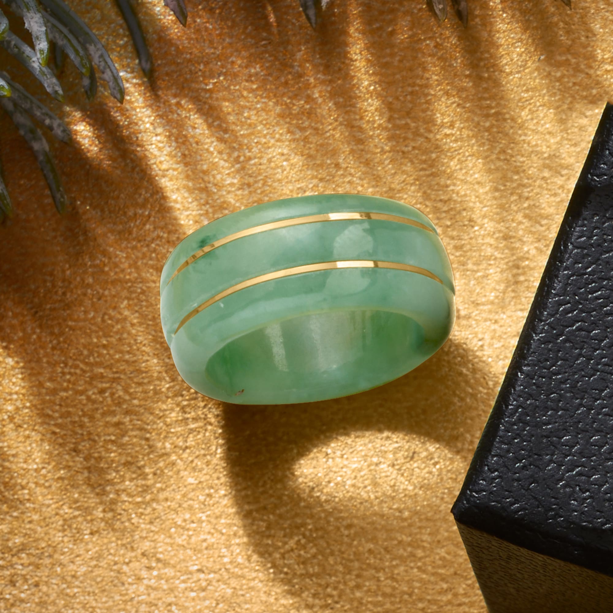 Ross simons carved green jade and mother of pearl frog outlet ring