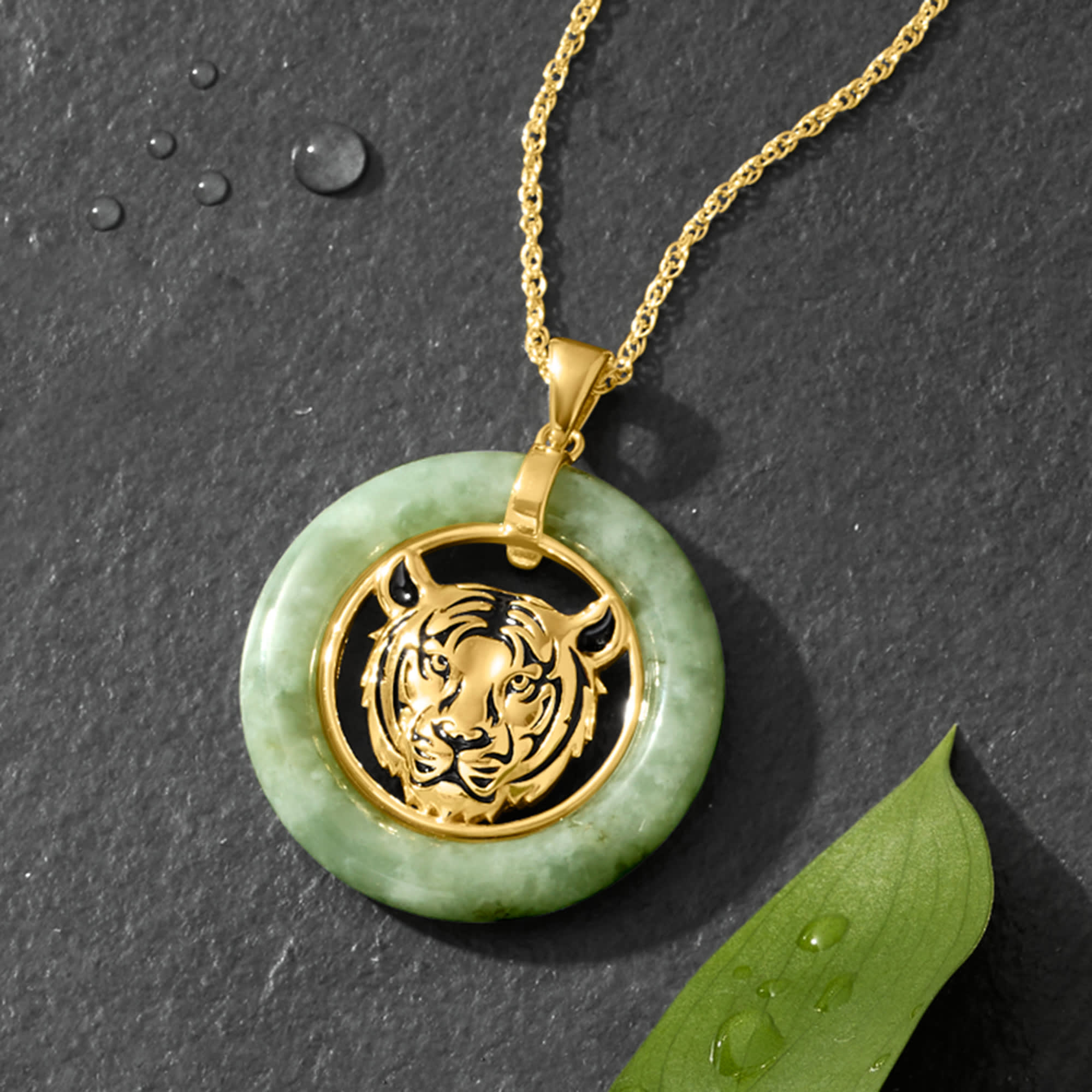 Tiger jade pendant deals
