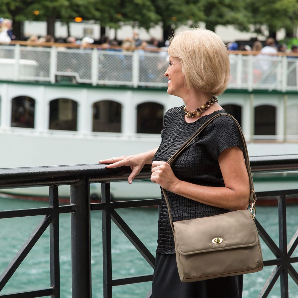 Travelon best sale tailored satchel