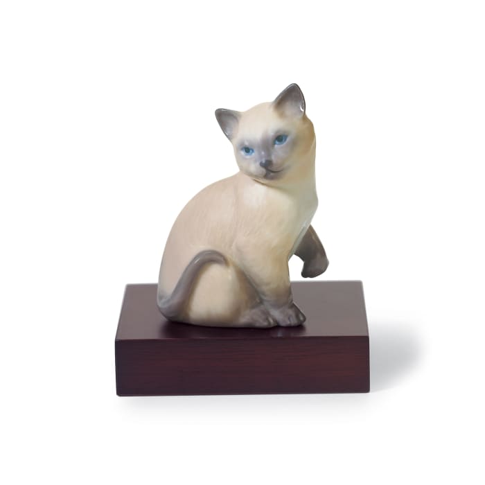 Lladro &quot;Lucky Cat&quot; Porcelain Figurine